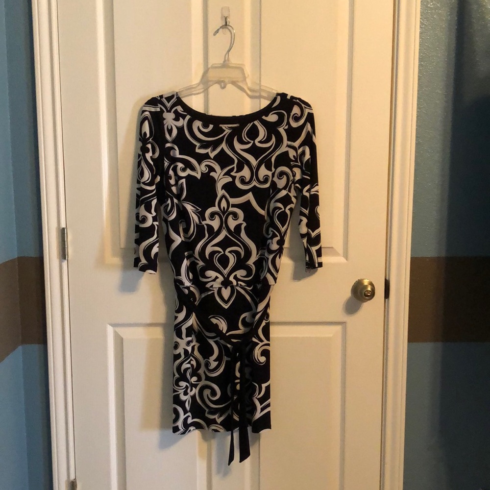 Paisley-style dress; size Medium, WhiteHouse BlackMarket; great condition!
